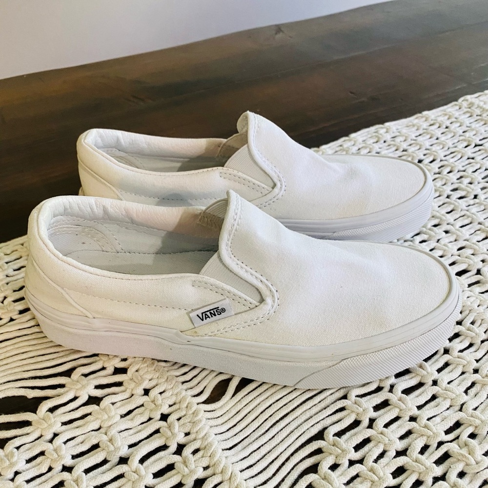 Vans white slide on shoes